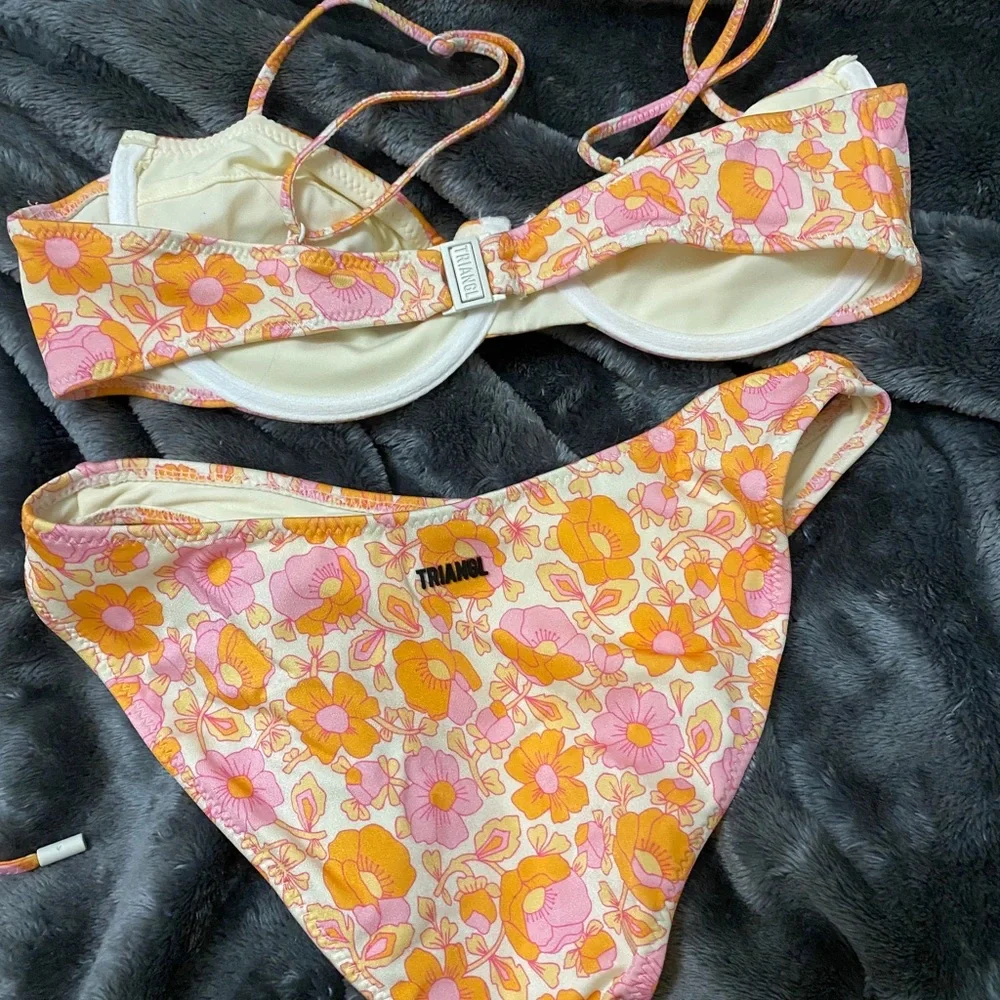 Triangl Bikini - Picture 2 of 7